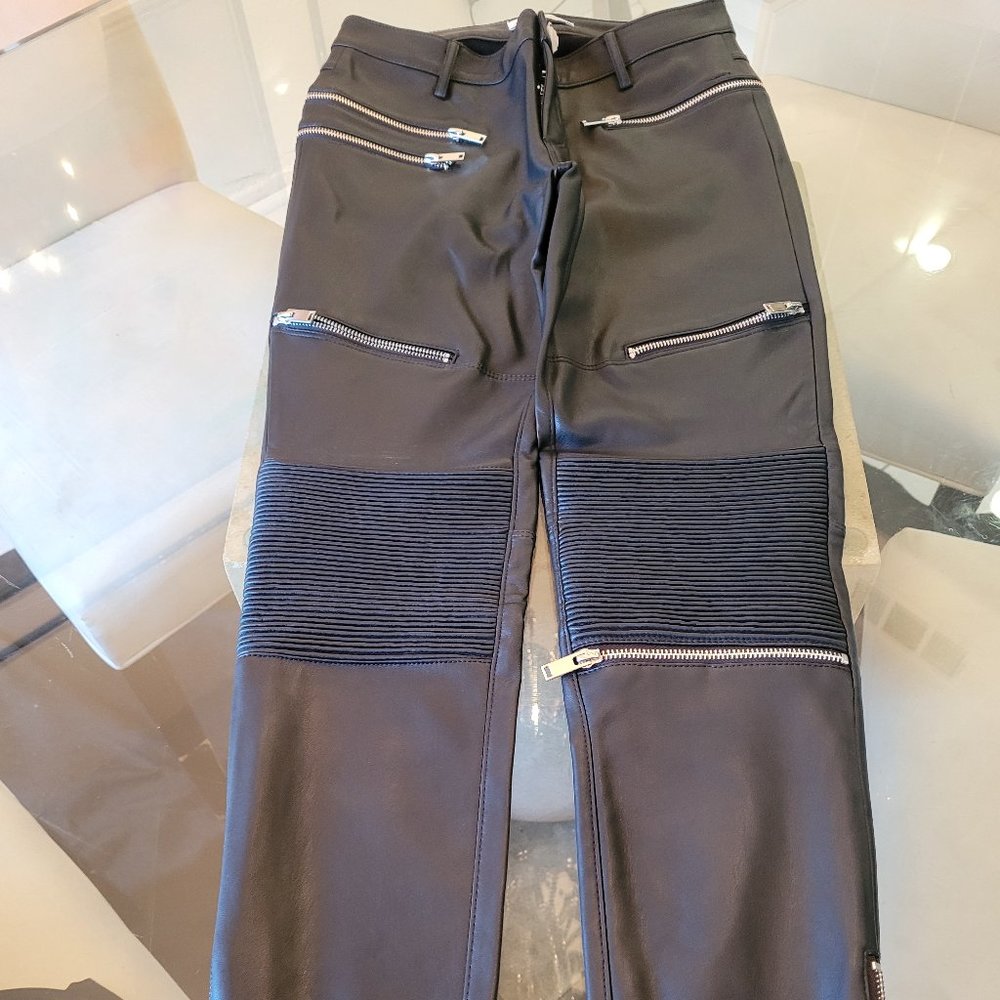 Skinny legs Zara faux leather pants with zippers